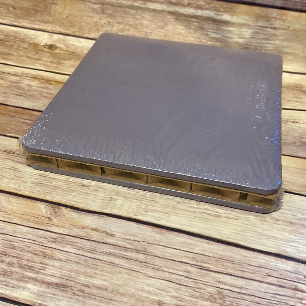 Creative Memories 8x8 Album - Picture 3 of 4